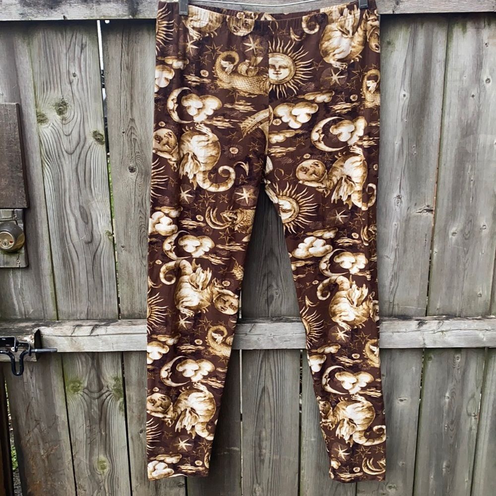 Sun and moon printed leggings sz. L